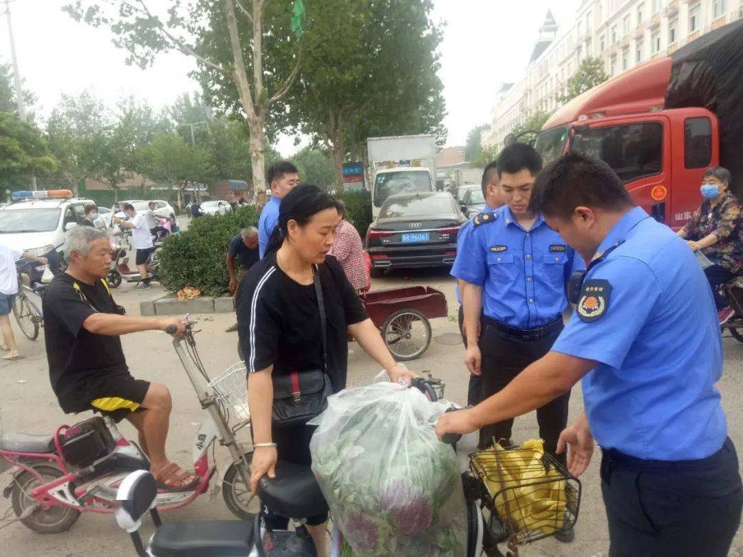 重摔摆摊老妇 江苏城管被行拘15日并解雇 – 博讯新闻网