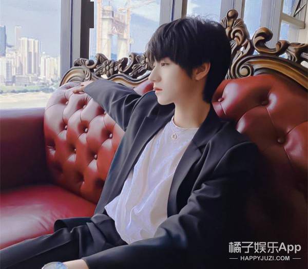 tfboys三代师弟新鲜曝光!神颜撞脸王鹤棣吴磊,下个顶流预定吧?_左航