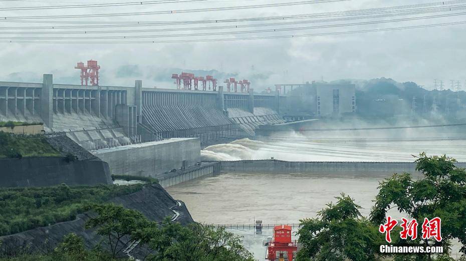 “长江2020年第1号洪水”抵达三峡