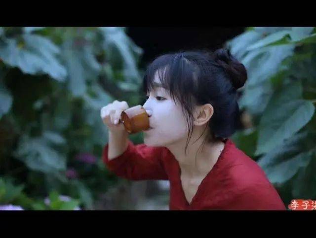 李子柒被写入小学语文考卷，家长吐槽“出卷老师浅薄”引争议