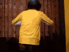 搞笑Gif:妹子你的骨骼太软了吧