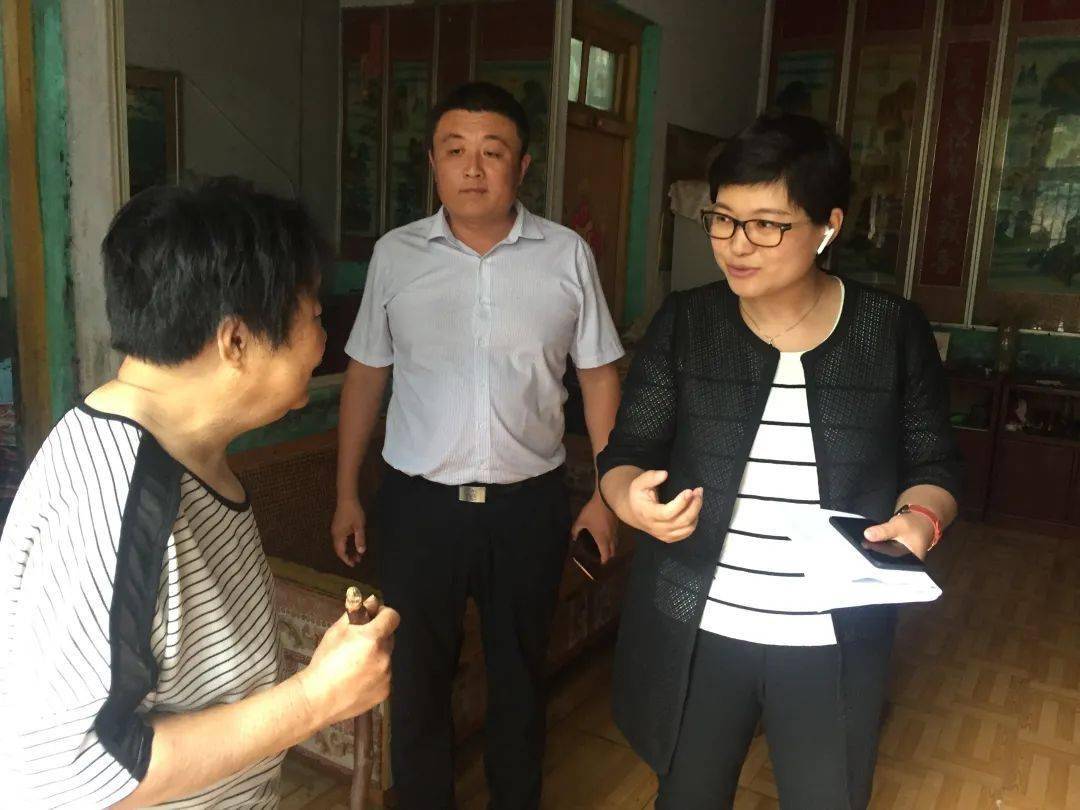 枣庄团市委周慧书记去鲍沟镇,官桥镇实地走访希望小屋受助贫困儿童.