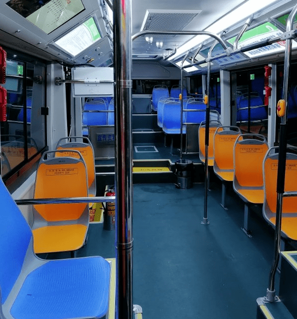 乐从新增往返龙江辅助公交专线一批新能源公交车投入使用
