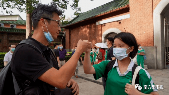 叮当|一句话让妈妈觉得她长大广州名校高三女生忽然痛哭