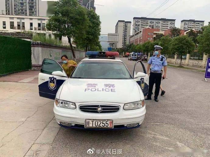 梦境赠车，友谊与自我成长的象征——解析梦见朋友送我辆车的深层含义