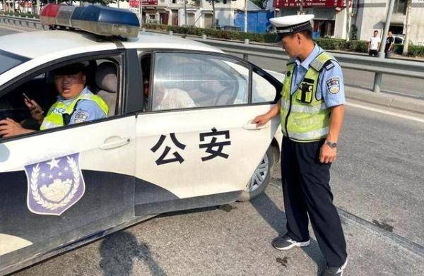 首日|护航高考！高考首日，全国交警开启“宅急送”……