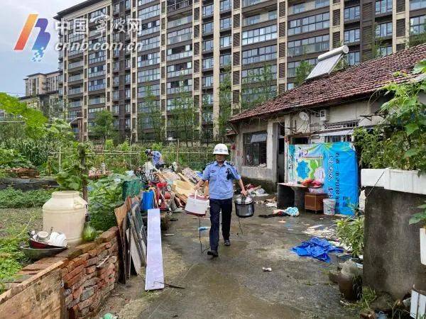 地块|拖了七八年一直未签约搬迁，海曙石碶街道依法强制腾空7栋老旧房屋