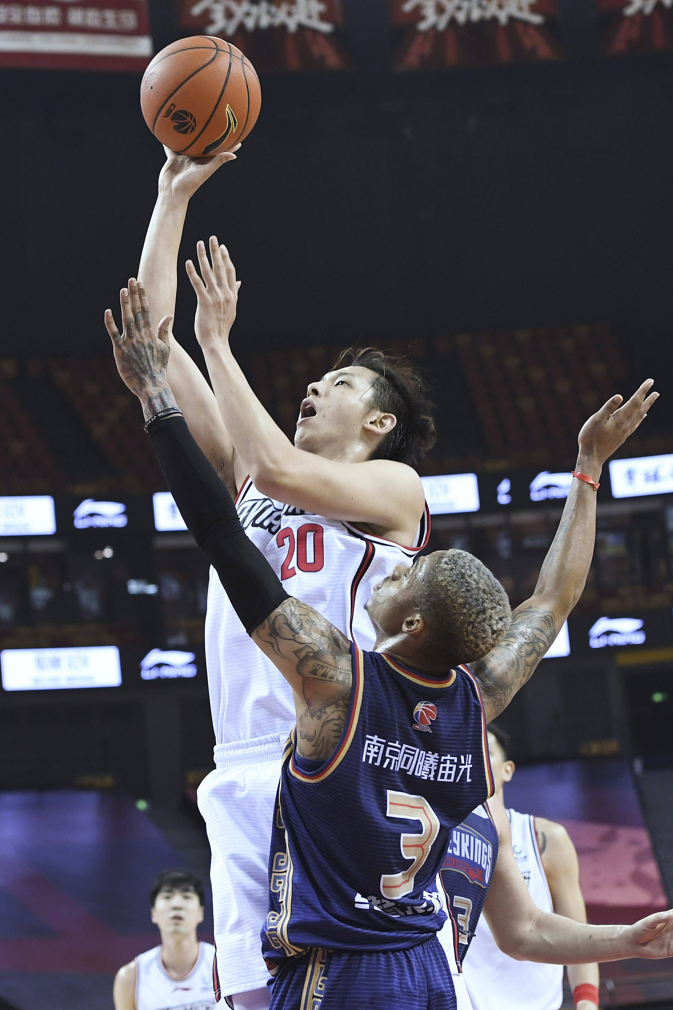 宙光|篮球——CBA复赛第二阶段：深圳马可波罗对阵南京同曦宙光