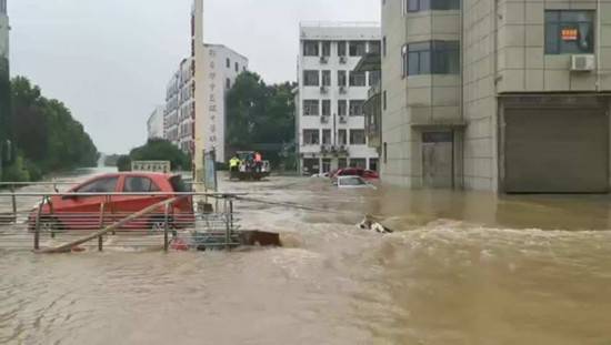 救援|湖北黄梅500名考生受困内涝 百余名考生未能按时考试