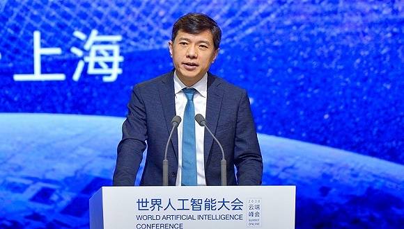 李彦宏|快看 | 李彦宏：AI浪潮堪比工业革命，希望企业像用水电一样使用百度平台