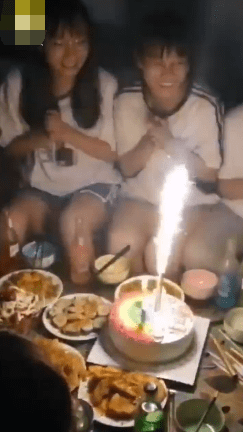 刘赛|宿管大姐给10名寄宿高考生做家宴送别：每人一道菜，十全十美