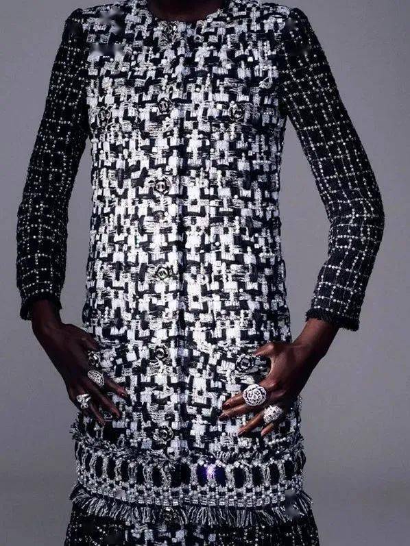 刺绣|清晨从剧院走出的朋克公主,这样的CHANEL你遇见过吗?