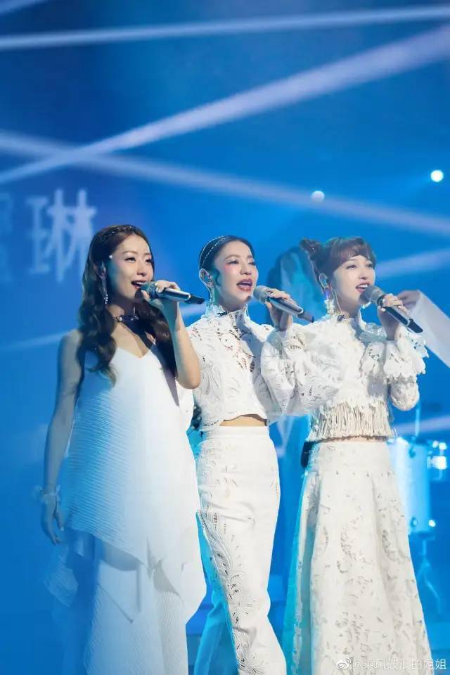 孟佳|万茜突然变油腻铁T,沈梦辰吴昕都换了头?