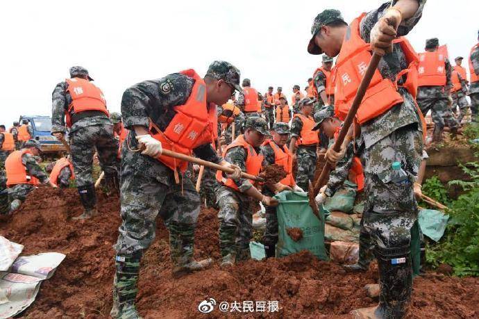 水位|鄱阳湖水位突破1998年历史极值 数千官兵全力抗洪抢险