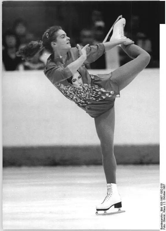 服装|冰雪时尚，我很冷但我也很美