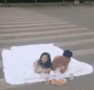 菏泽|一男一女躺斑马线上拍婚纱照！处理结果来了