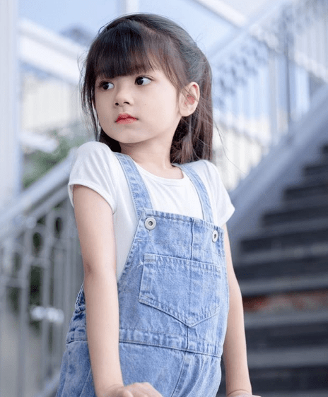 Onew|泰国6岁小萝莉凭借一组照片火爆ins，网友直呼：又来骗我们生女儿！