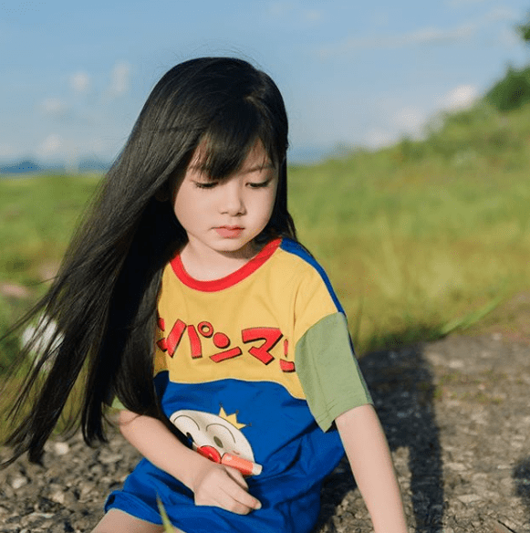 Onew|泰国6岁小萝莉凭借一组照片火爆ins，网友直呼：又来骗我们生女儿！