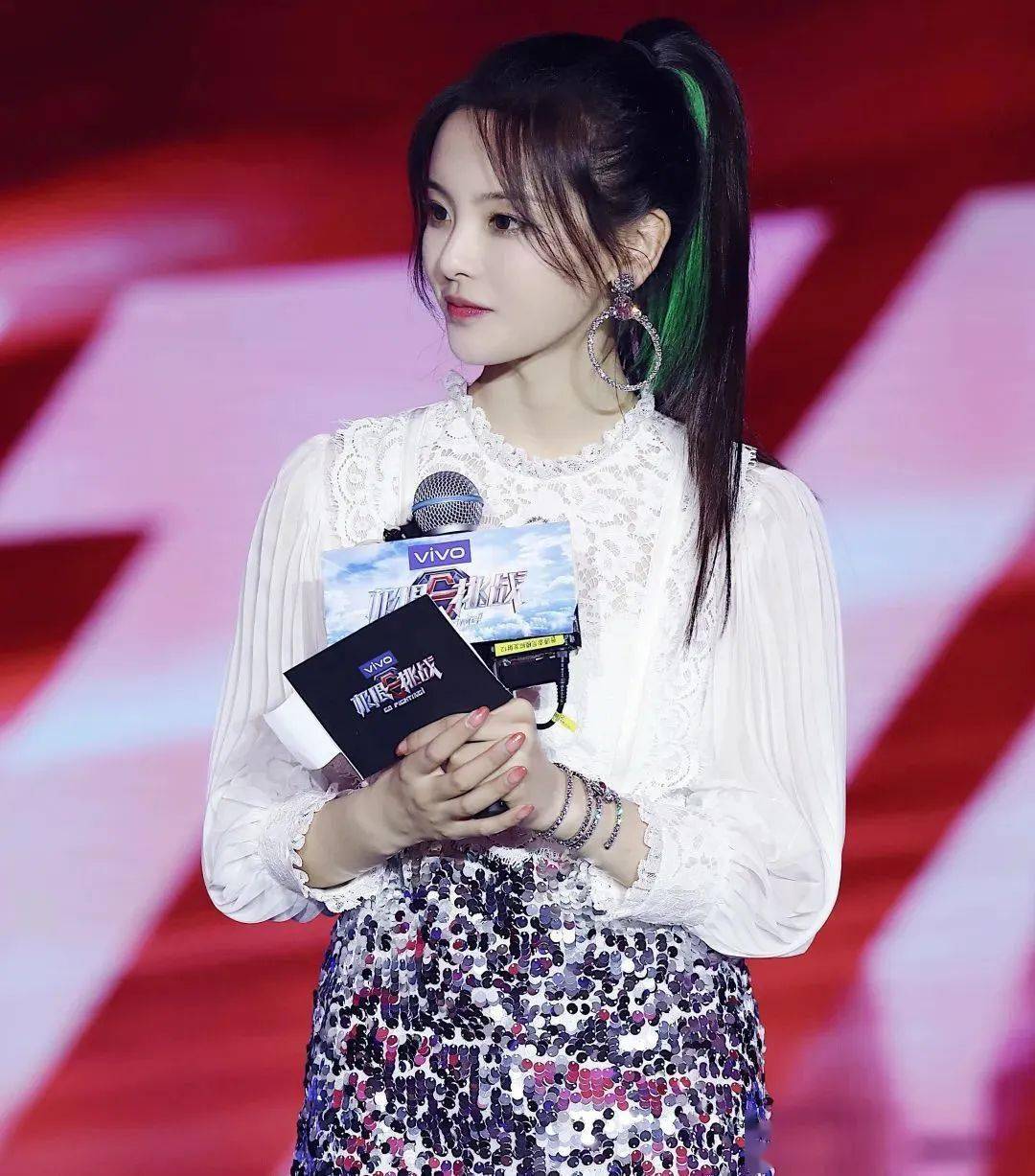 刘海|看了杨超越、Jennie们的非主流挑染 我居然有点心动