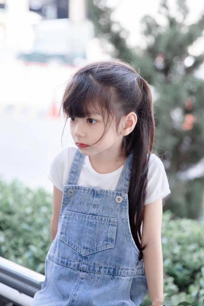 Onew|泰国6岁小萝莉凭借一组照片火爆ins，网友直呼：又来骗我们生女儿！