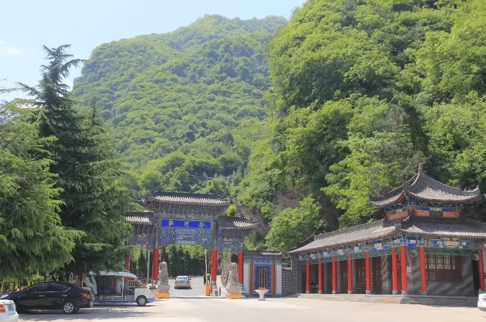 山势水色奇秀,田园风光优美,依托西武当牛心山,青阳峡等景区,精心打造