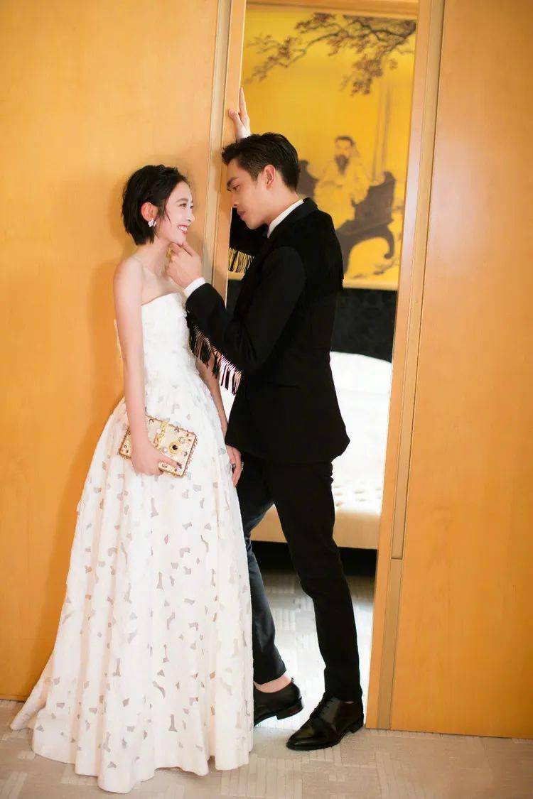结婚一年,李荣浩求婚视频曝光:别急着和任何人确定关系
