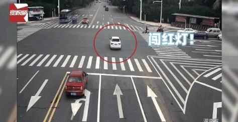 孩子|司机报警求闯红灯，连声说“没办法了”！背后原因感人