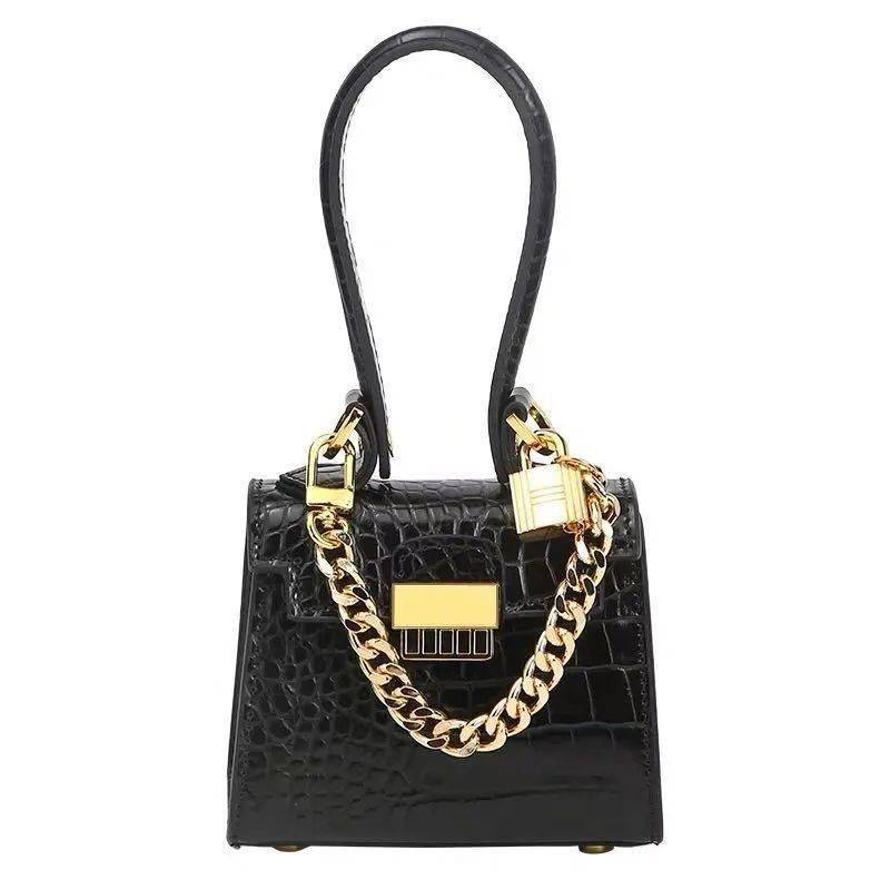 剧中|虽然是神经病，但够时髦就没关系！