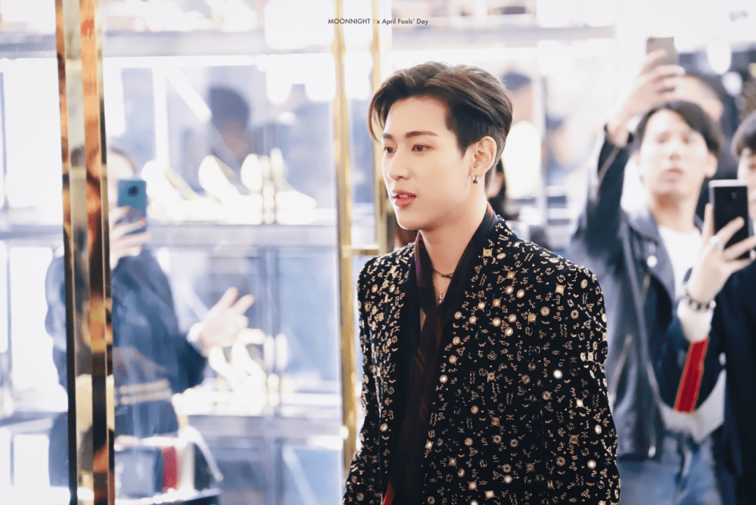 Lisa|“时尚边缘”的觉醒与喧嚣：与Lisa、宋妍霏、水原希子一起走进东南亚这片热情大陆！