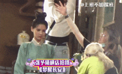 吐槽|热巴新古装造型曝光！发际线被疯狂吐槽，造型师为啥这样对美女？