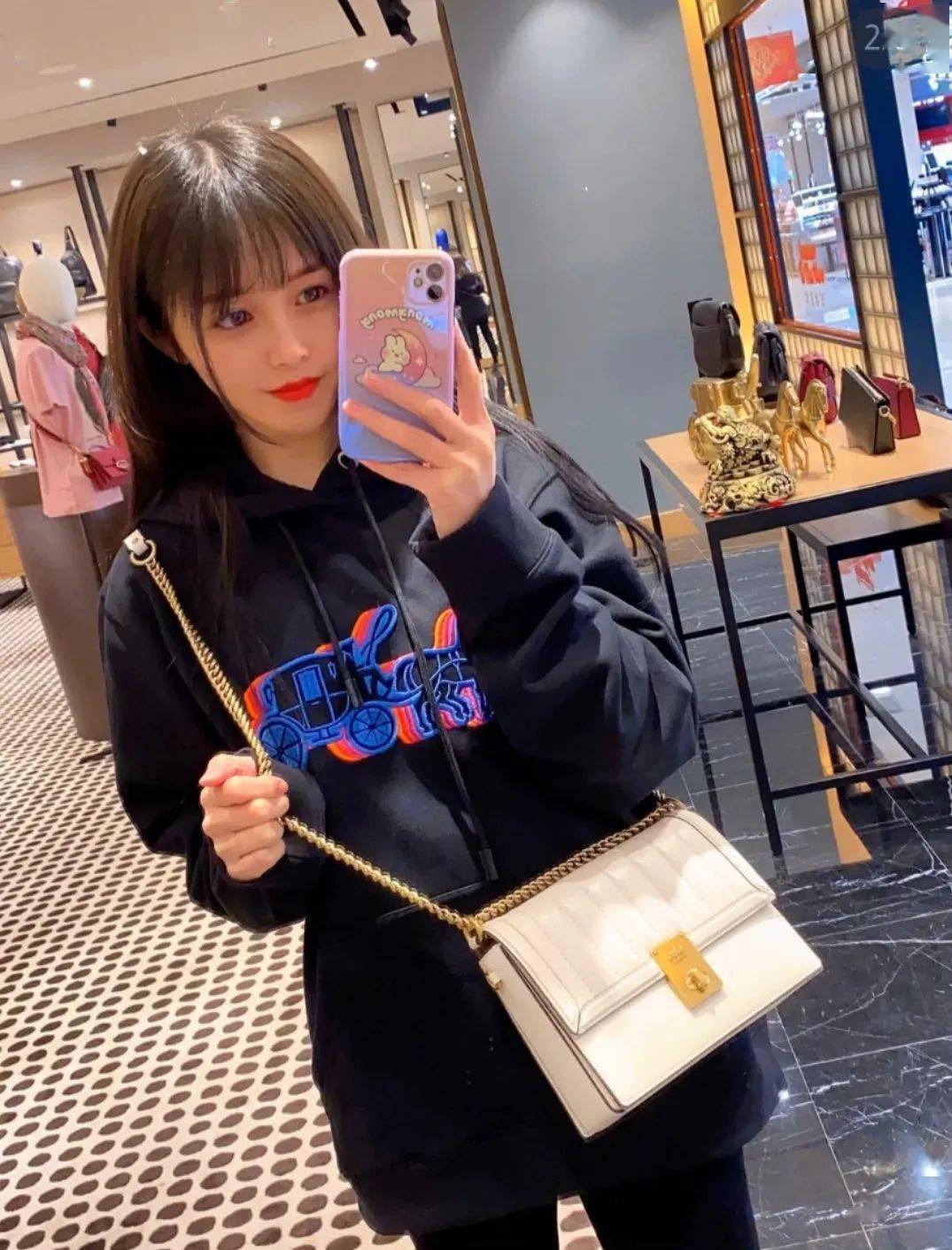 方包|代言人一换，颜值翻一翻？