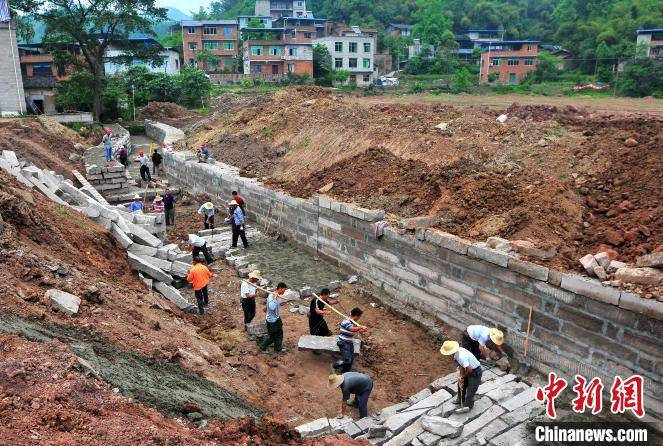 重庆万州:以水兴业 浇灌出贫困村镇幸福果实