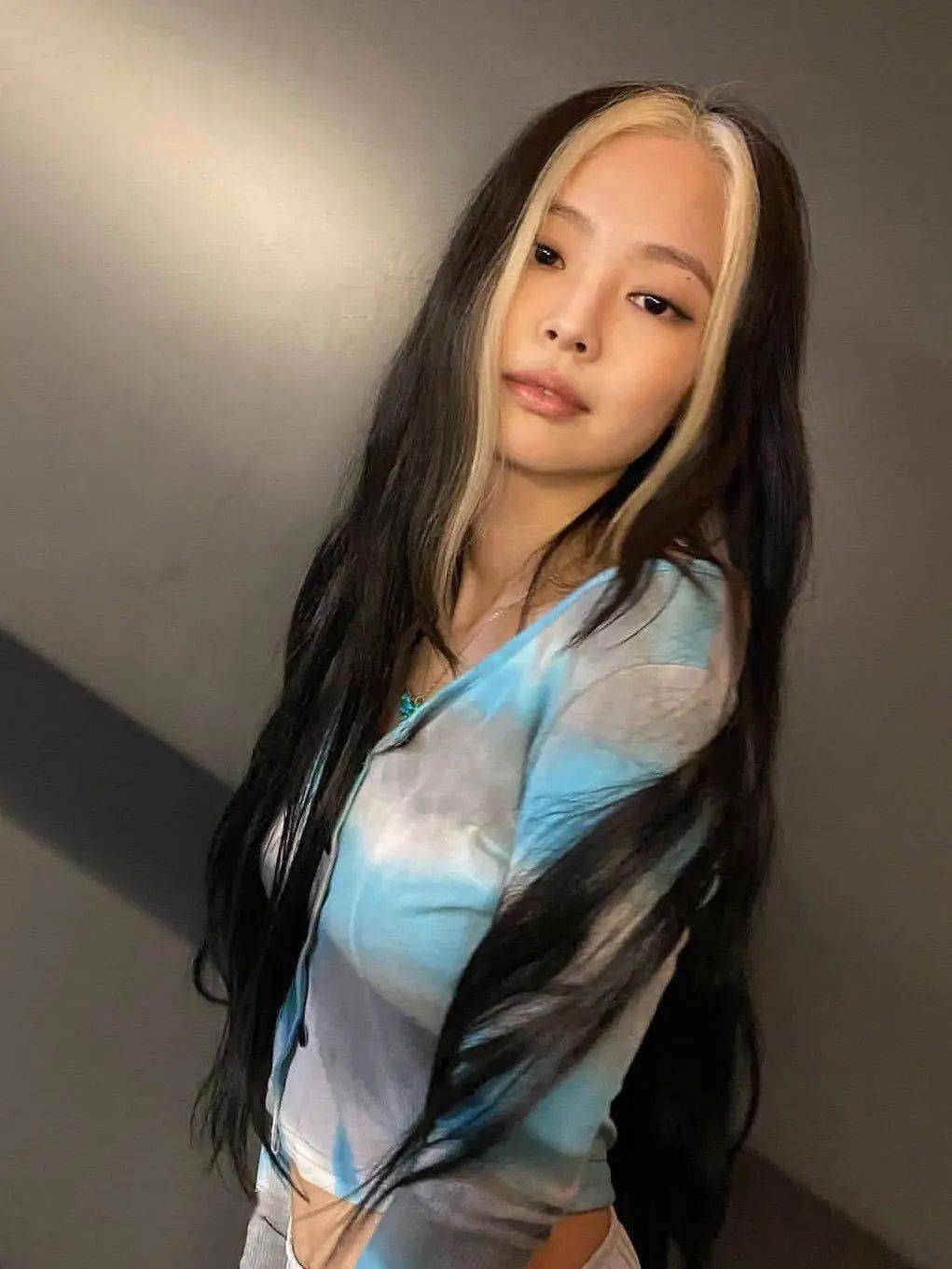 slay|lisa、jennie、虞书欣“拍了拍”你，就问这些slay的发色发饰你们可吗？