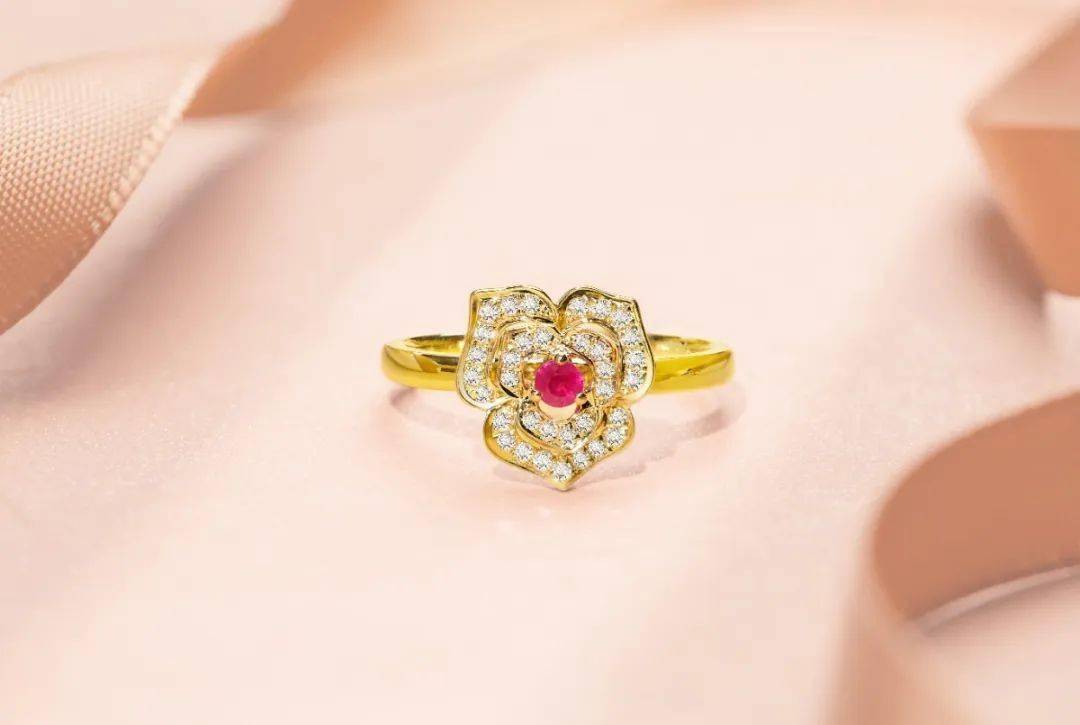 露点|宝姐：春晚露点爆红后，她却回村当村姑？归来仍是铿锵玫瑰！