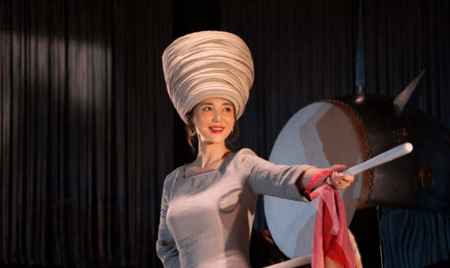 露点|宝姐：春晚露点爆红后，她却回村当村姑？归来仍是铿锵玫瑰！