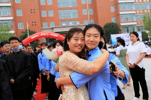 毕业生|郑州市第八十五中学举行毕业典礼
