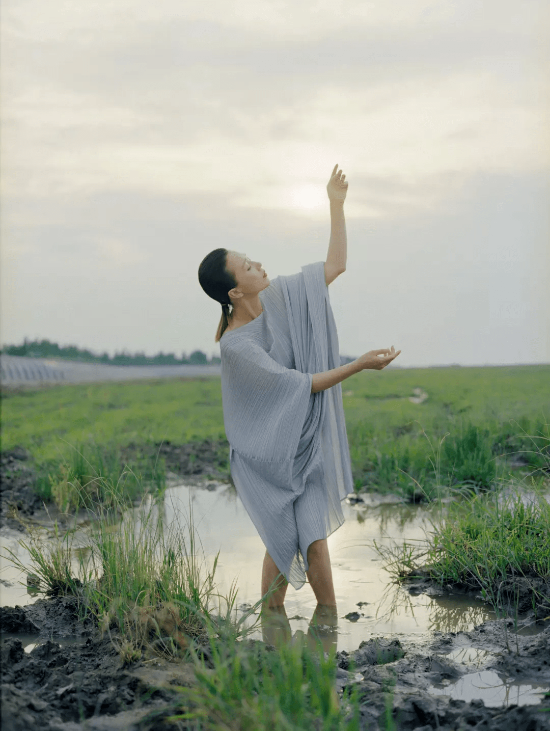 露点|宝姐：春晚露点爆红后，她却回村当村姑？归来仍是铿锵玫瑰！