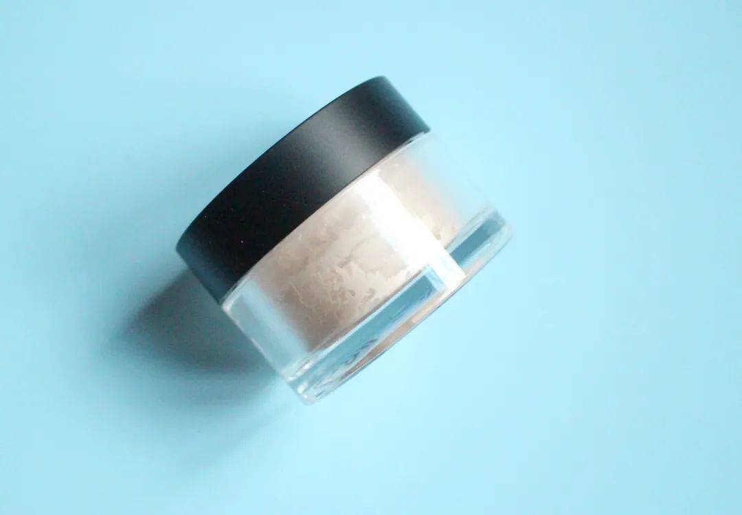 痘痘|大揭秘：她们真的从来不长痘吗？