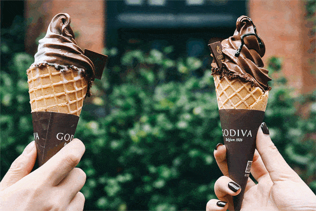 说到冰淇淋,我相信没人不知道godiva~ta是巧克力界的贵族,冰淇淋界的