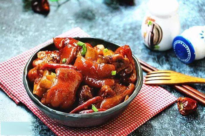 啤酒炖猪脚配什么菜 1331a8b865c647a68d982954308d172e.jpeg