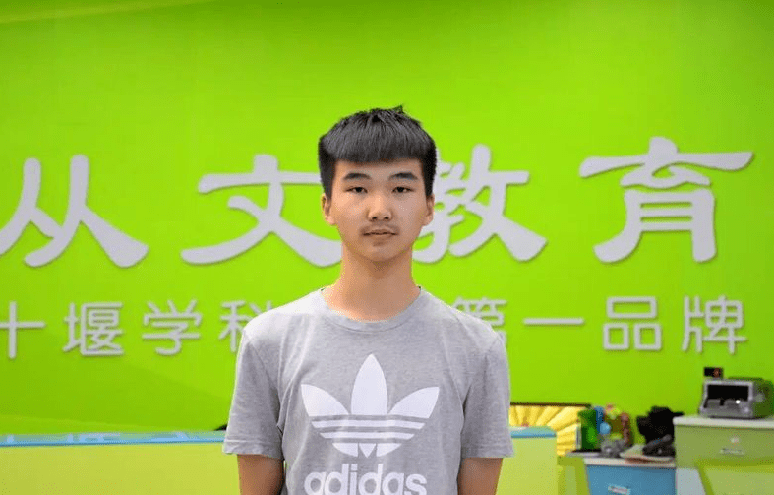 每年在从文初升高老师孩子很多,下面照片只选部分学生.