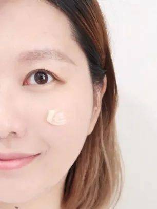 痘痘|大揭秘：她们真的从来不长痘吗？