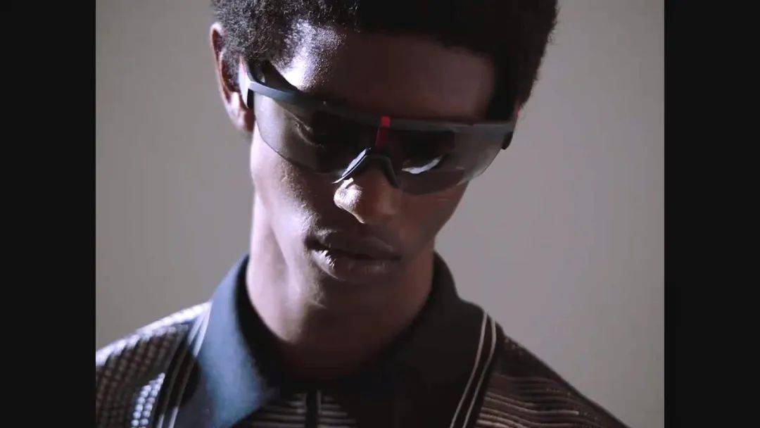 系列|PRADA 2021春夏系列 | 新一季秋衣秋裤玩出性冷淡工业风