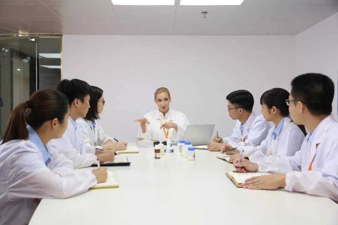 面膜|官宣？！《乘风破浪的姐姐》保养C位出圈的绝对是她...