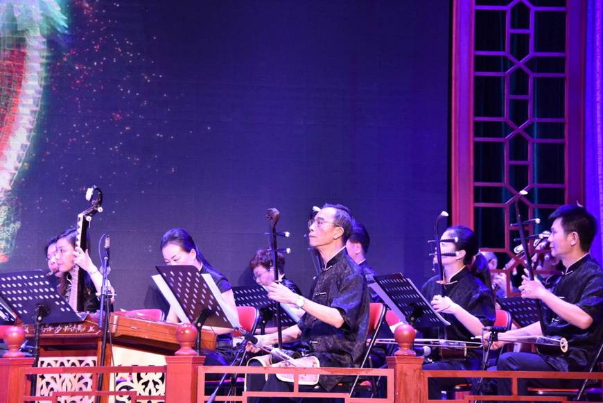 广东音乐曲艺团名家现场演奏