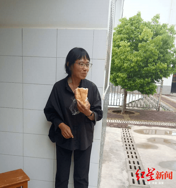 张桂梅|突然成网红的女高校长张桂梅：我对孩子“狠”，只为她们突破成长的坚冰