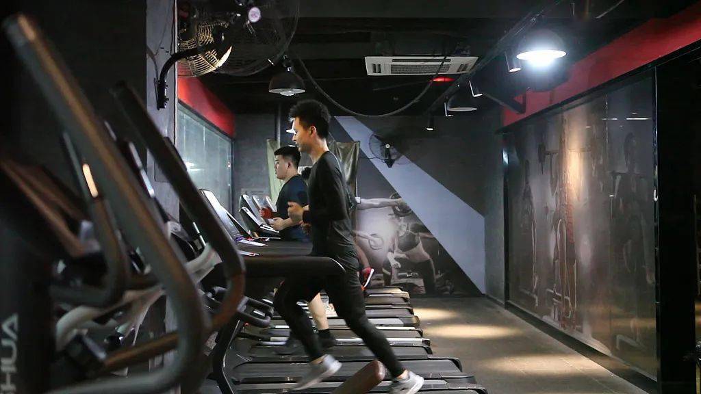 秦女士|办了卡买了课，它却再也没营业……你常去的健身房还好吗？