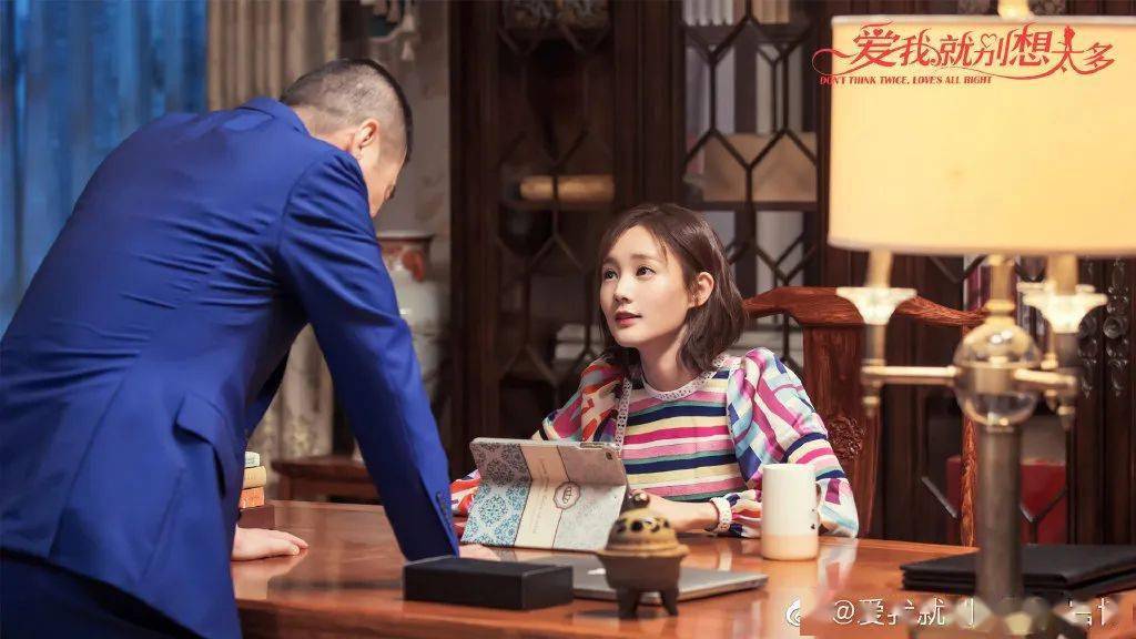 衬衫|潮搭汇丨《爱我就别想太多》李一桐“轻职场”穿搭