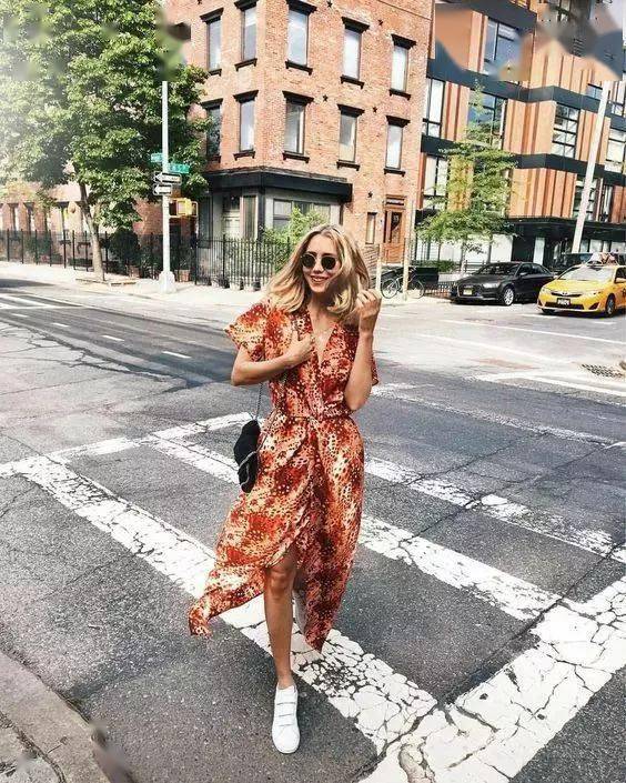 爱买|总是买买买衣服的女人,都有一颗有趣的灵魂!