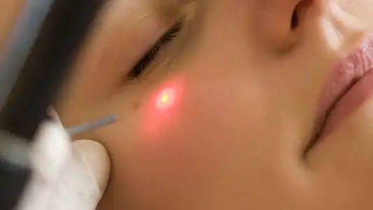 黑色素|广告商特别叮嘱我们，这篇推送的图片不许PS